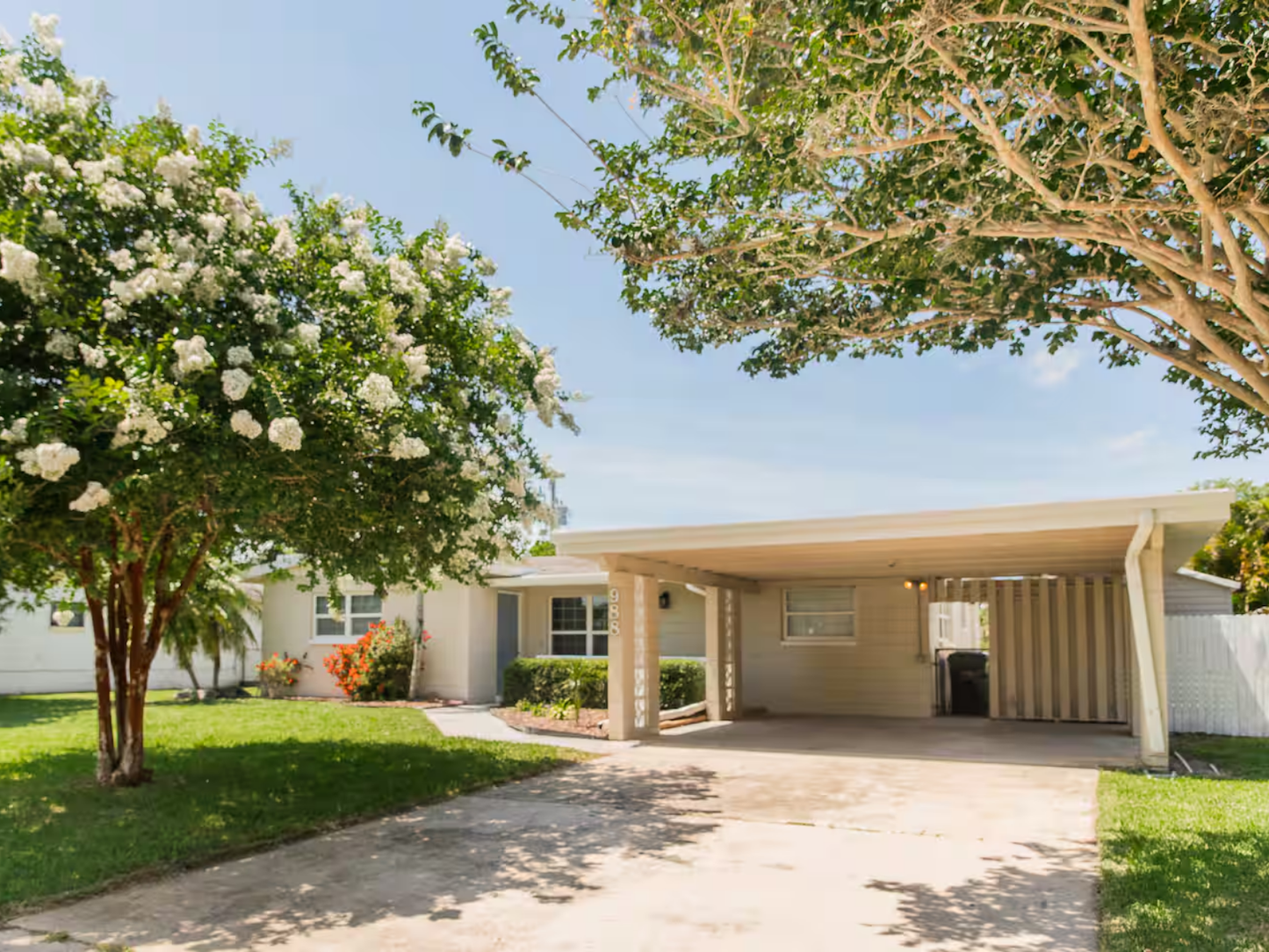 Palmer Street - Pond House in Rockledge, Florida